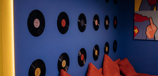 Зал Караоке. Яркое пространство в стиле pop-art