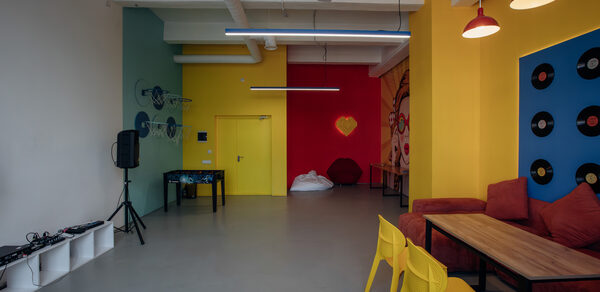 Зал Караоке. Яркое пространство в стиле pop-art