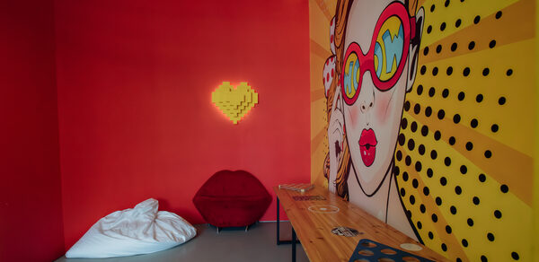 Зал Караоке. Яркое пространство в стиле pop-art