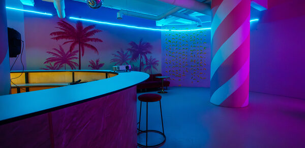 Фламинго. Розовый лофт-зал для мероприятий