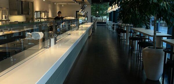 Пространство для мероприятий с панорамными окнами