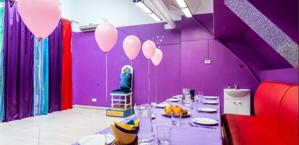 Сказочный город. Ультрафиолетовый зал