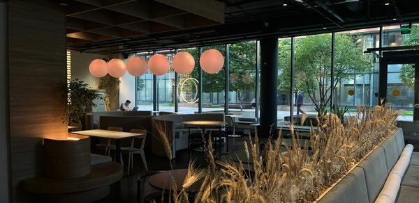 Demi. Банкетный зал с панорамными окнами