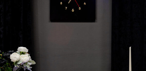 Стильный черный лофт с Алисой