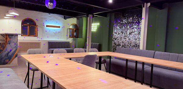 Maybe Loft. Зал Olive