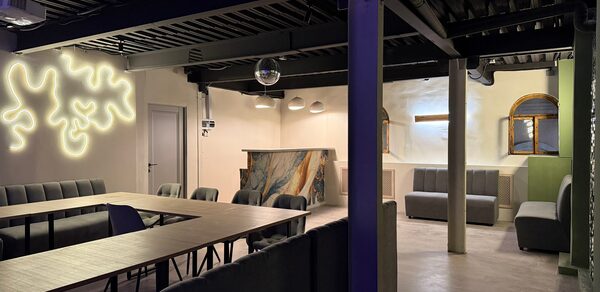 Maybe Loft. Зал Olive