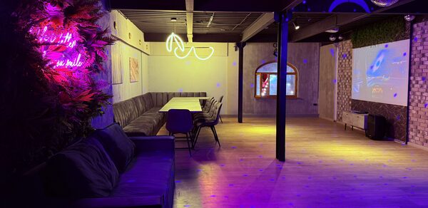 Maybe Loft. Зал Jungle