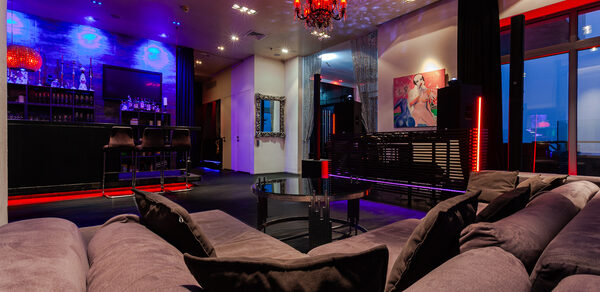 SINKLIT³⁸ Просторный пентхаус с террасой