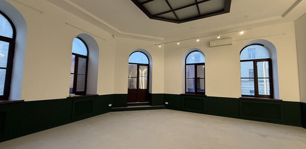 Стильная площадка Суворов холл