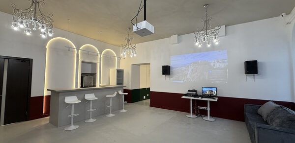 Стильная площадка Суворов холл