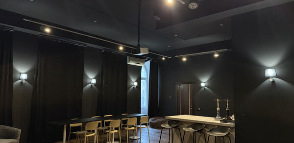 Стильная площадка Суворов холл