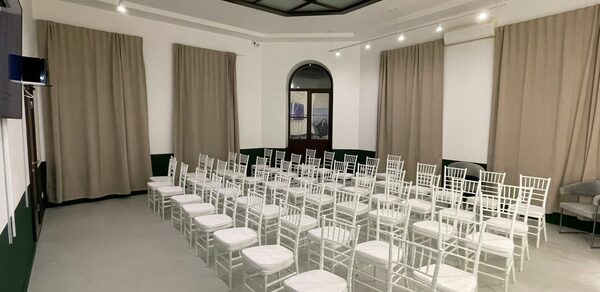 Стильная площадка Суворов холл