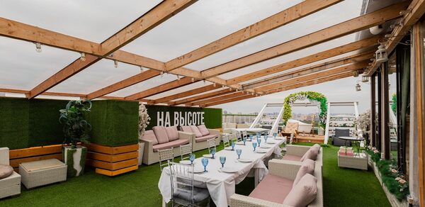 На высоте. Банкетный зал на крыше