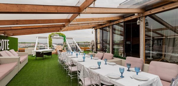 На высоте. Банкетный зал на крыше