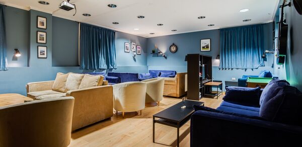 Time Club Камин. Кинозал