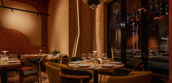 Alare банкетный зал с теплой атмосферой