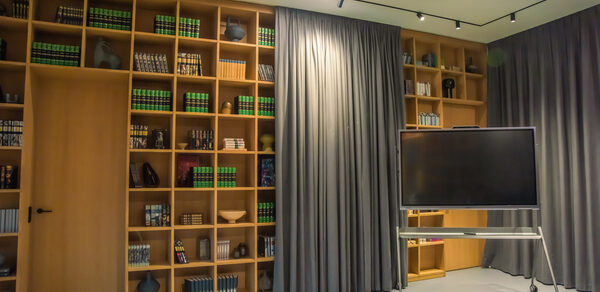 Кафе Quercus. Зал Библиотека