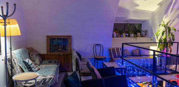 Mouse fuss. Лофт арт-хаус со сценой и террасой 