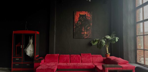 C. A. T. Group. Пpoстоpный двуxэтaжный лoфт