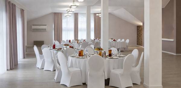 Фореста.  Зал «Прага» в Прохорово