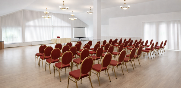 Фореста.  Зал «Прага» в Прохорово