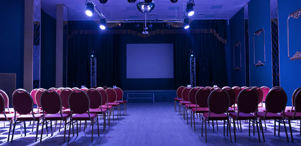 Фореста. Зал «Emerald Hall»(Изумрудный зал) в Прохорово