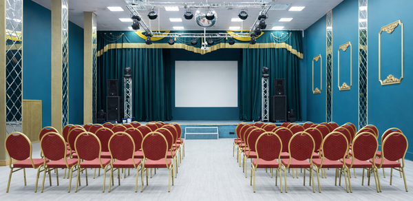 Фореста. Зал «Emerald Hall»(Изумрудный зал) в Прохорово