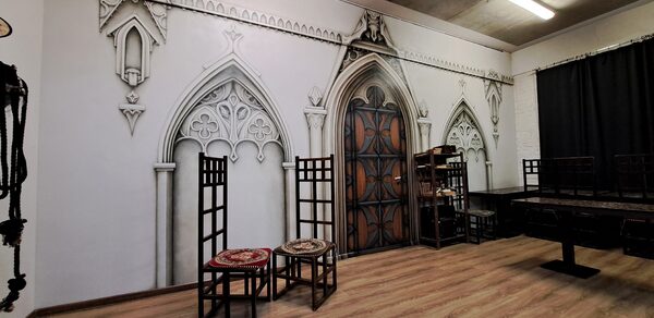 Каминный зал с балконом на Невский проспект