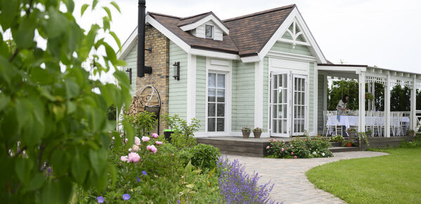 Leona Event(Леона Эвент). Пространство на открытом воздухе