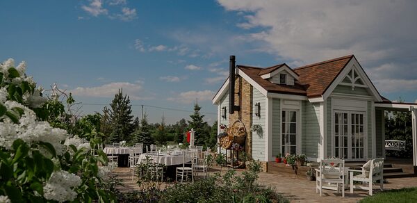 Leona Event(Леона Эвент). Пространство на открытом воздухе