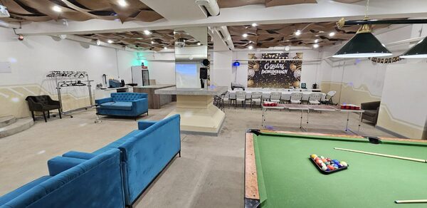 Караоке-лофт с бильярдом