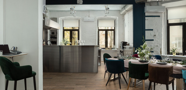 Пространство площадью 60 м² для мероприятий с кухней