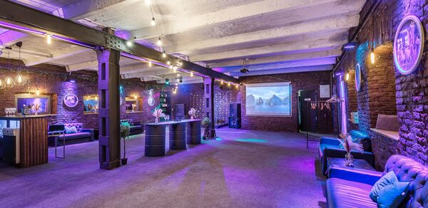 Исторический лофт эпохи Российской Империи с летней верандой