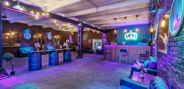 Исторический лофт эпохи Российской Империи с летней верандой