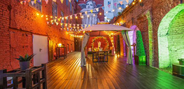 Исторический лофт эпохи Российской Империи с летней верандой