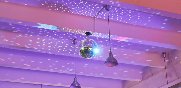 Большой стильный лофт с панорамными окнами