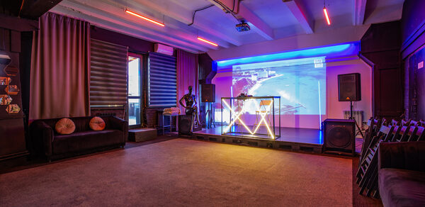 Панорамный лофт с выходом на крышу