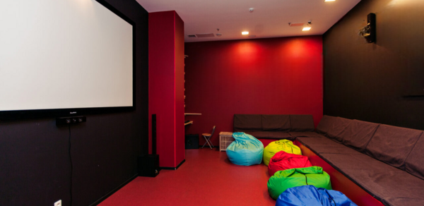 Кинокомната в анти-кафе