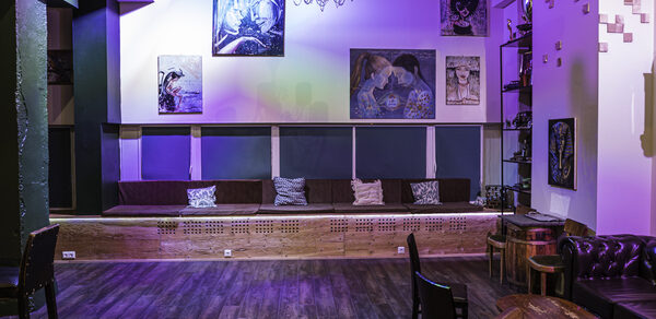 Лофт для вечеринок с коктейльным баром 