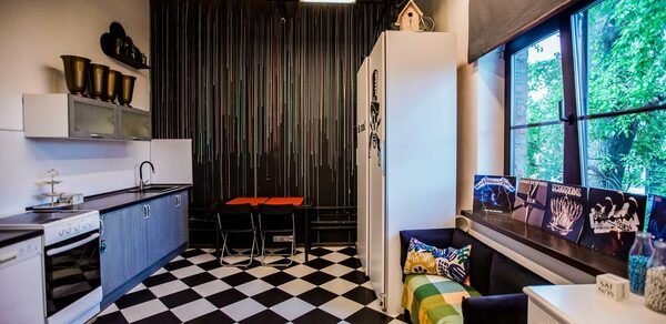 Лофт Комод. Уютный лофт со сценой, караоке и барбекю