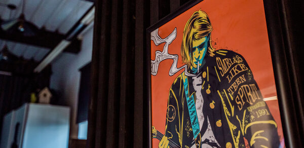 Лофт Комод. Уютный лофт со сценой, караоке и барбекю