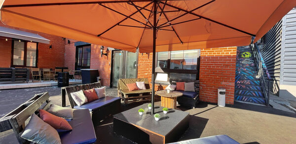 Лофт Комод. Уютный лофт со сценой, караоке и барбекю