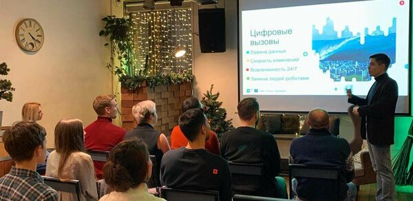 Loft with a small veranda on the Yauza