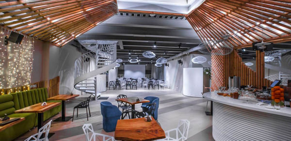 Пространство Весна. Белый зал 