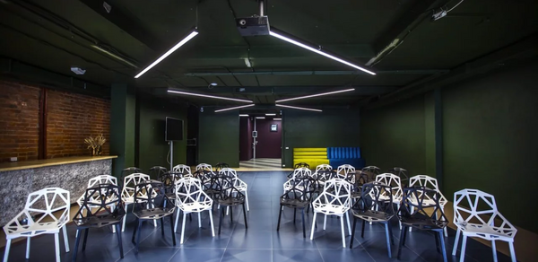 Пространство Весна. Красный зал 