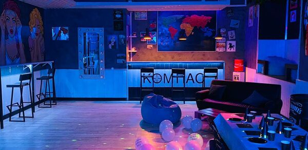 Уютный лофт в строгих тонах