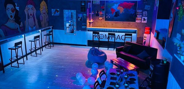 Уютный лофт в строгих тонах