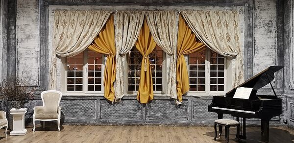 Graf-Studio. Зал в стиле ренессанс