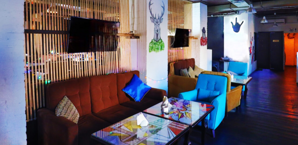 Лофт в белом кирпиче с вип-комнатой