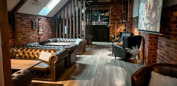 Cosa Nostra. Лофт с караоке и приставками